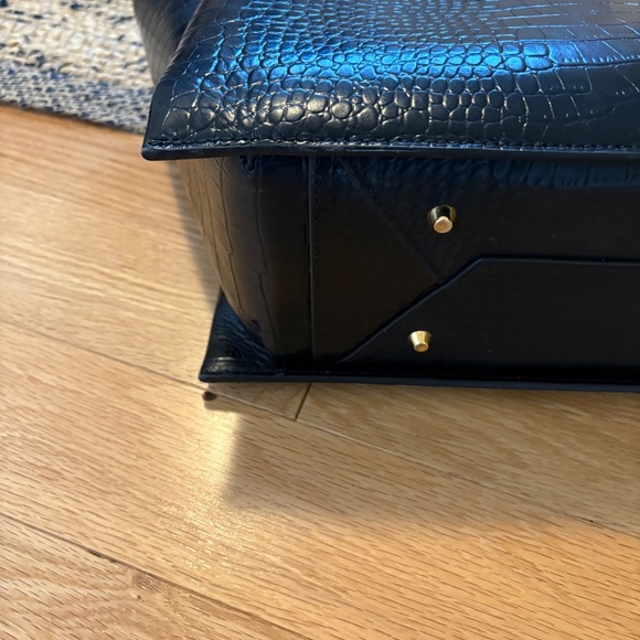 The Curated black crocodile tote bag, discontinued style - Picture 2 of 9